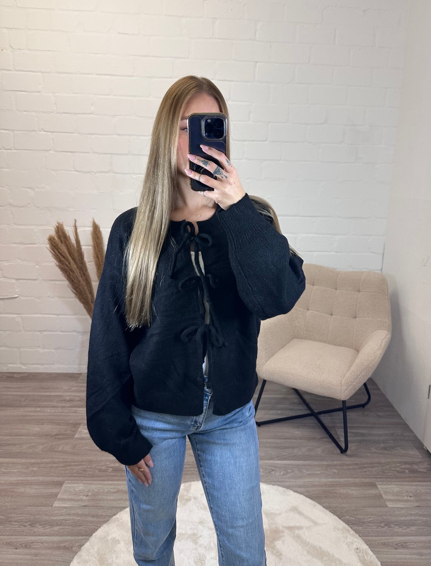 Strickjacke mit Schleifen