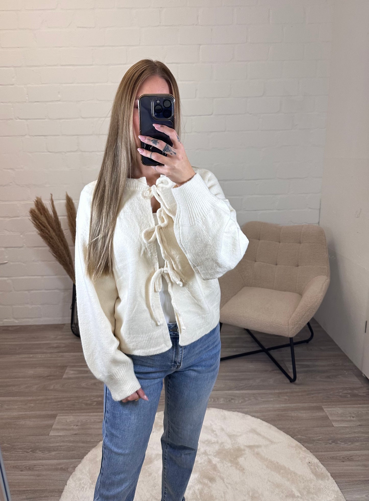Strickjacke mit Schleifen
