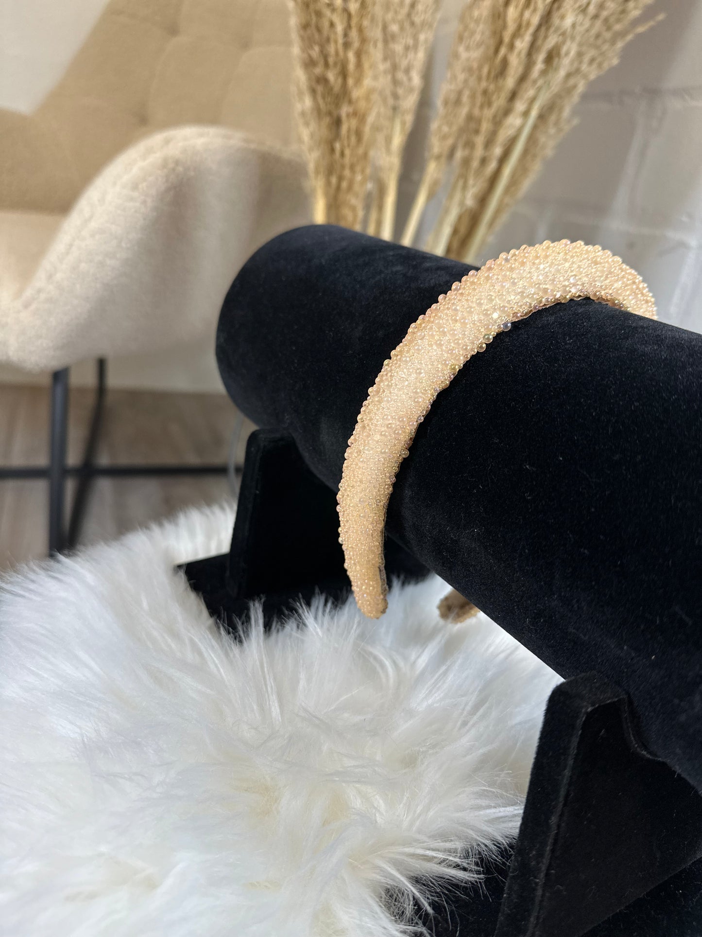 Haarreifen mit Perlen apricot