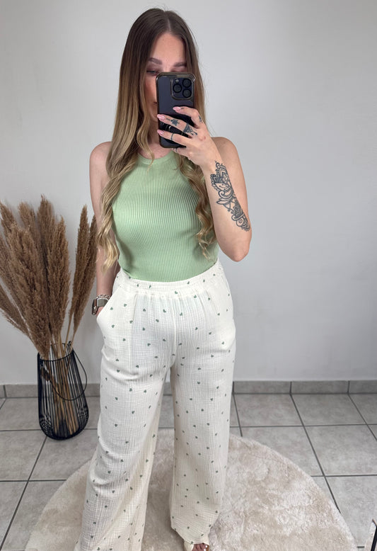 Musselinhose mit Herzen